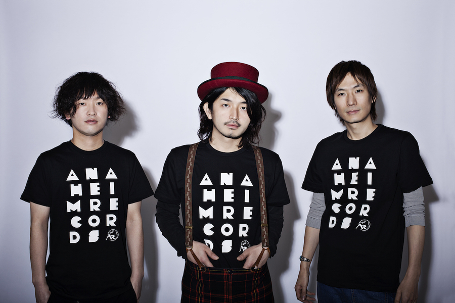 LIVEHOLIC presents アカツキの歌～ふりだし革命～